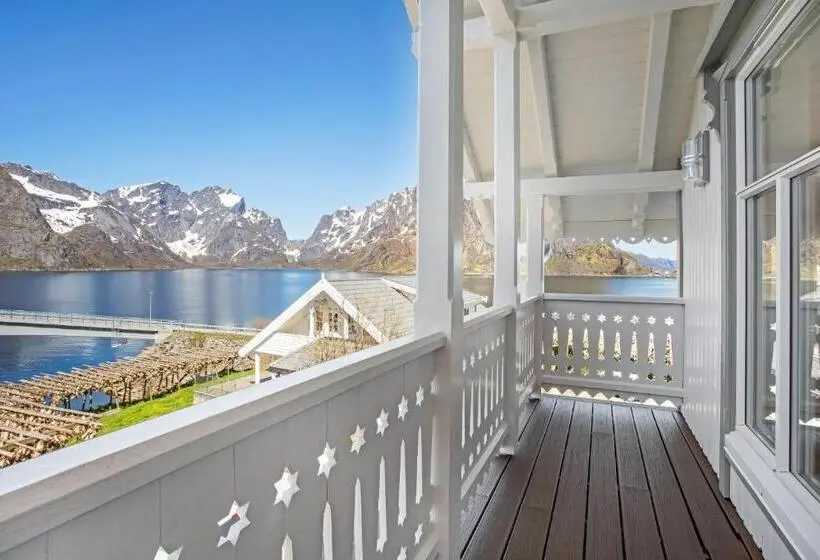 オーシャンビューデラックススイート, Sakrisøy Gjestegård   Manor House In Sakrisøy   Solbakken Anno 1880