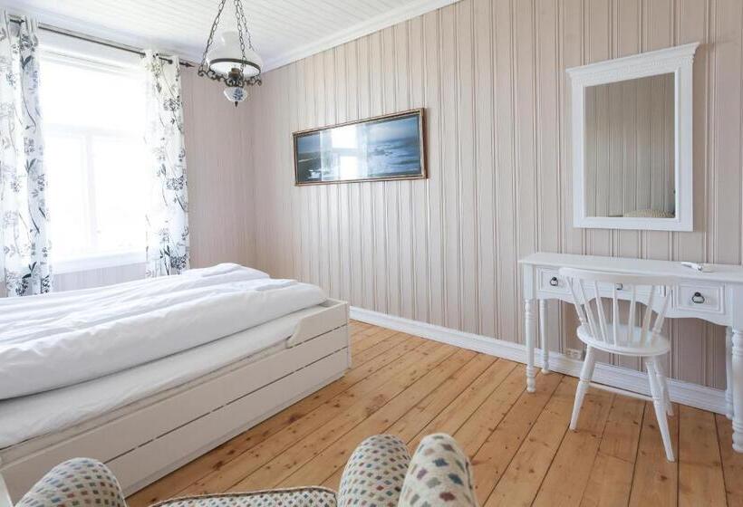 스탠다드 룸, Sakrisøy Gjestegård   Manor House In Sakrisøy   Solbakken Anno 1880