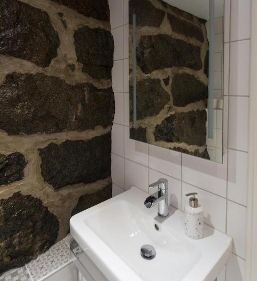 스탠다드 룸 킹사이즈 침대, Sakrisøy Gjestegård   Manor House In Sakrisøy   Solbakken Anno 1880