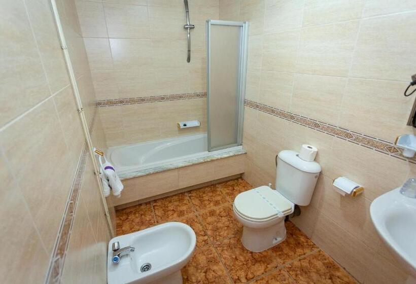 اتاق ساده سه نفره, Complejo Turistico El Merendero