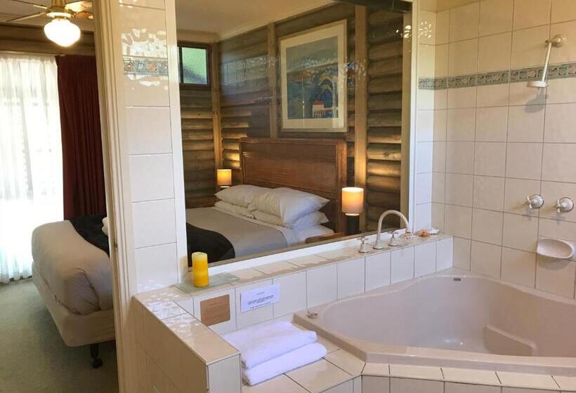 בקתה, Ti Tree Village