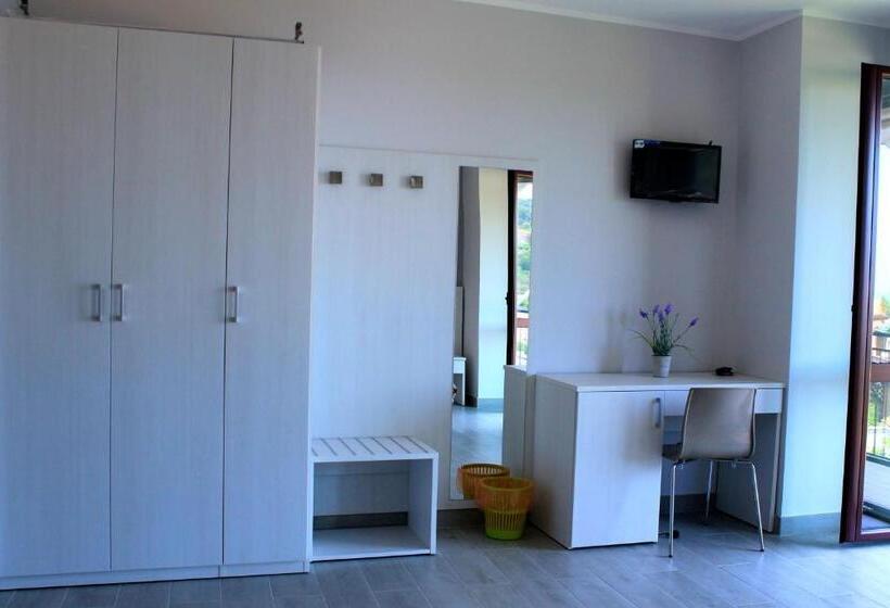 Четырехместный Номер Стандарт, Meublé Leonetti