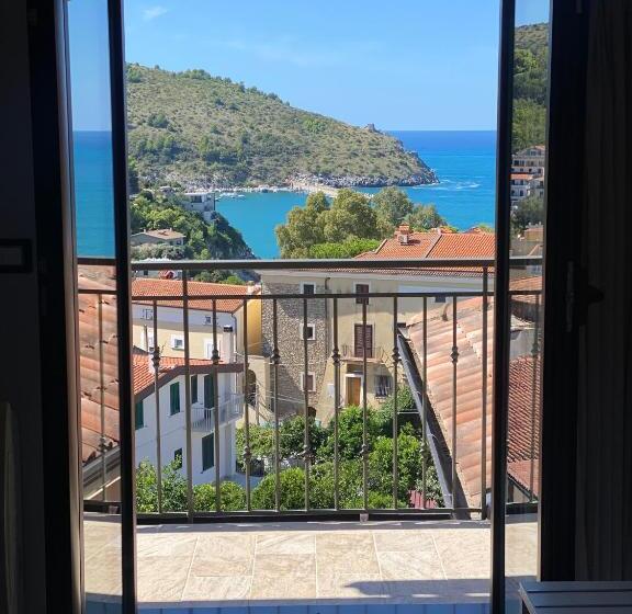 חדר סטנדרט נוף לים עם מרפסת, Meublé Leonetti