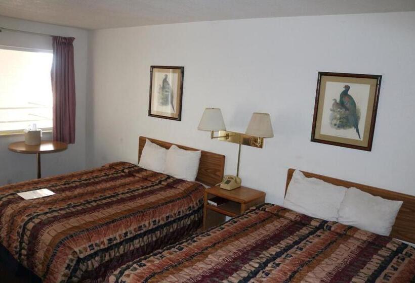 Четырехместный Номер Стандарт, Dakota Inn