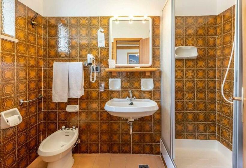 חדר סופריור, Ghezzi