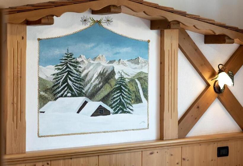 חדר דלוקס לארבעה, Ghezzi