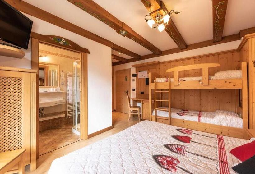 חדר דלוקס לארבעה, Ghezzi