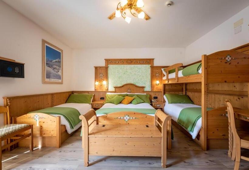 חדר משפחתי, Ghezzi