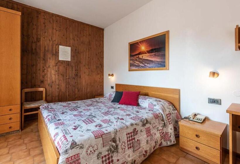 חדר סטנדרט, Ghezzi