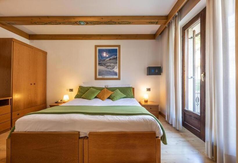 חדר סופריור, Ghezzi