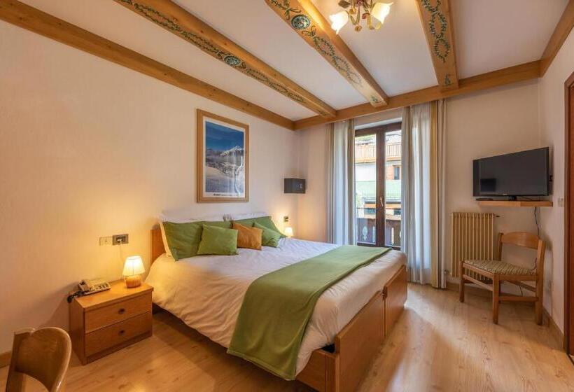 חדר סופריור, Ghezzi