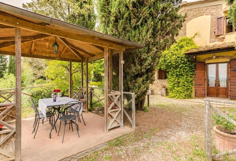 דירת גן 2 חדרי שינה, Podere Casanova