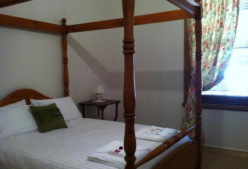 בית, 4 חדרי שינה, Cockburn House