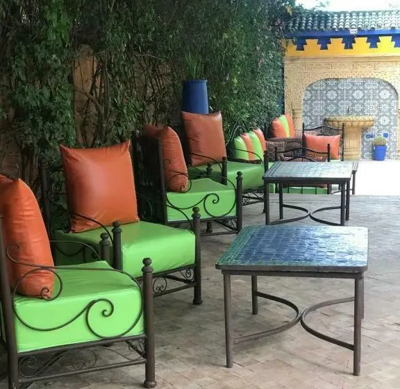 اتاق استاندارد سه نفره, Les Jardins De Ryad Bahia