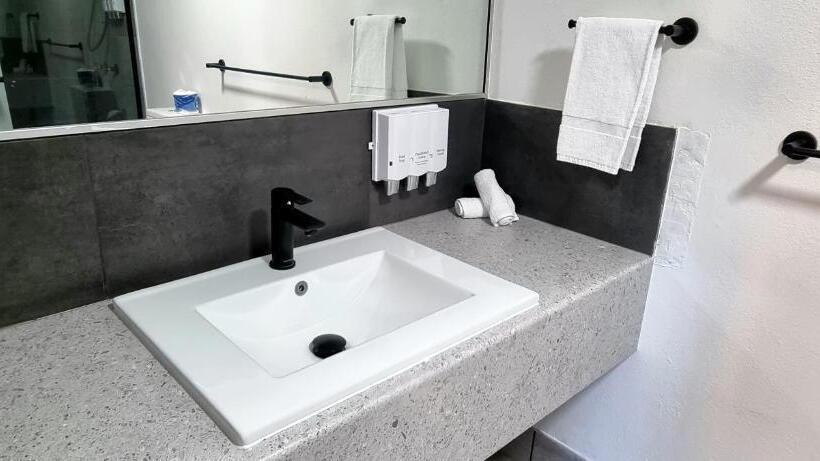 Семейный Номер, Y Motels Gympie