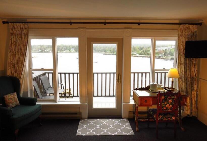 غرفة ديلوكس مطلّة علي البحر مزوَّدة بشُرفة, The Tuna Blue Inn And Restaurant