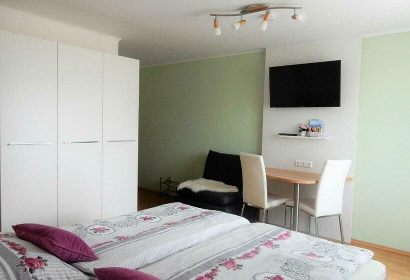 غرفة قياسية مزوَّدة بشُرفة, Frühstückspension Lach