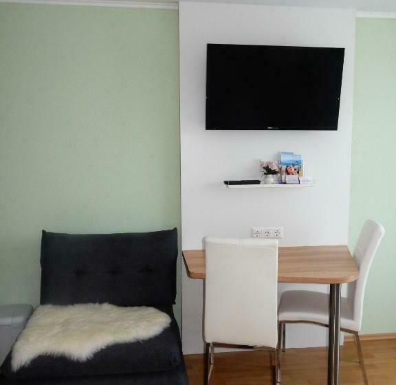 غرفة قياسية مزوَّدة بشُرفة, Frühstückspension Lach