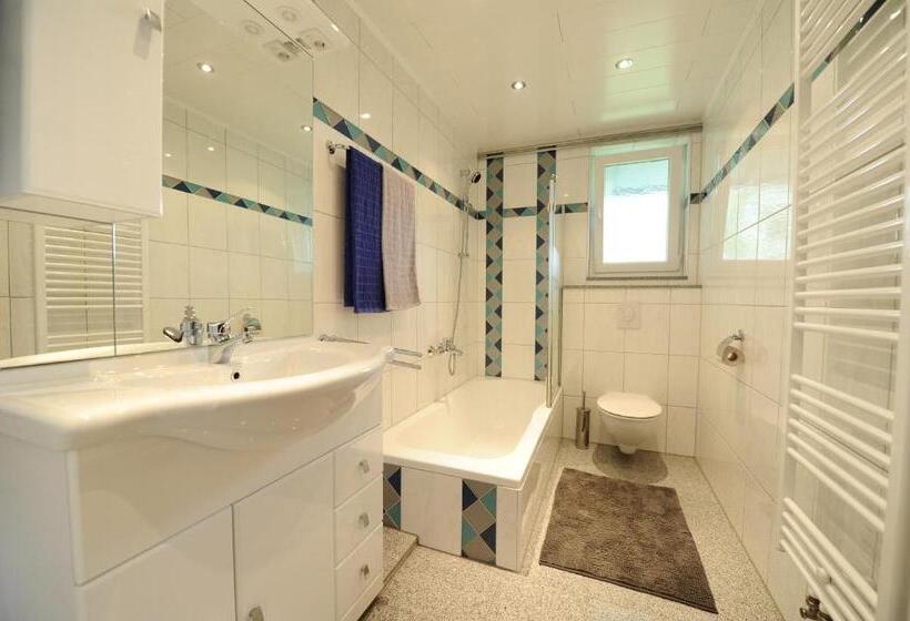 شقة غرفة نوم واحدة مزودة بشُرفة, Frühstückspension Lach