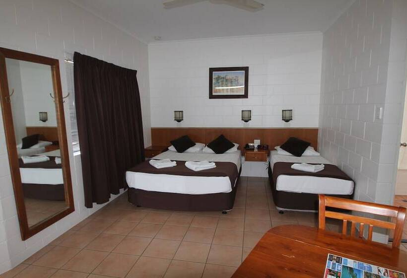 ファミリールーム, Colonial Rose Motel