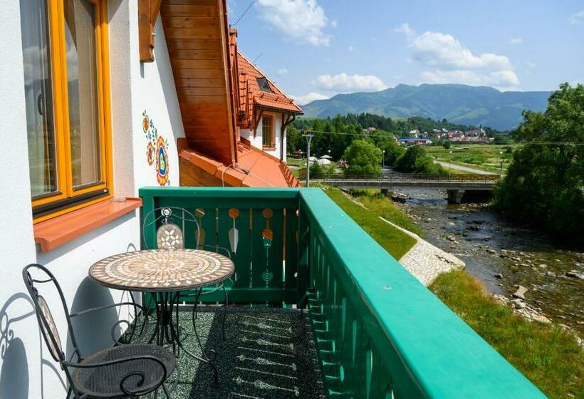 带阳台的三人标准间, Julianin Dvor