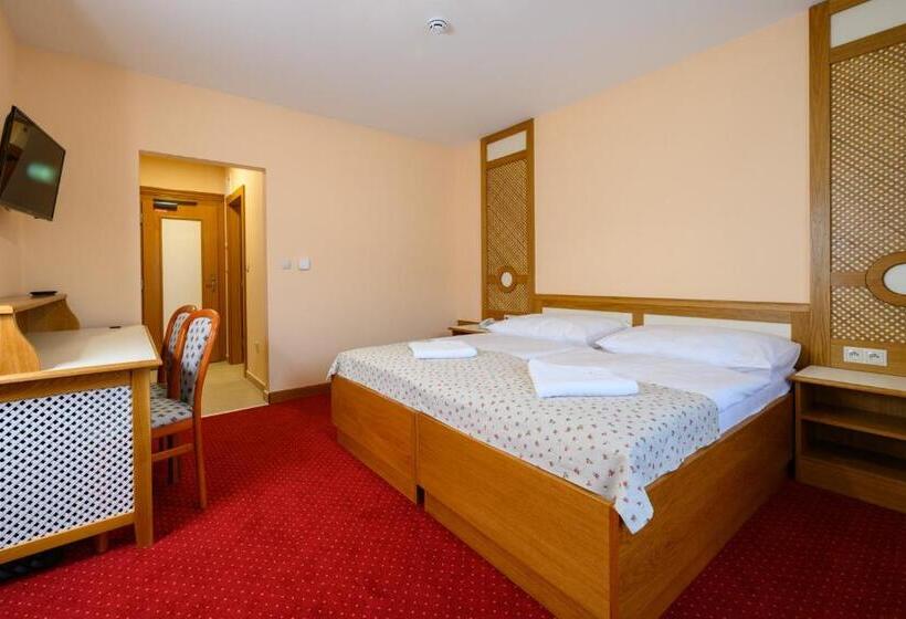 带阳台的豪华间, Julianin Dvor