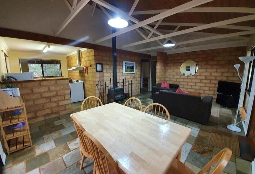 كابينة, Little River Farm Cottages