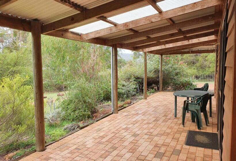 كابينة, Little River Farm Cottages