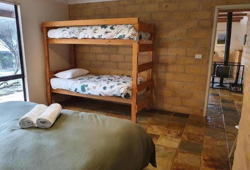 كابينة, Little River Farm Cottages