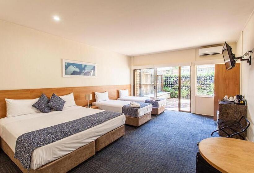 패밀리 스튜디오, Nightcap At High Flyer