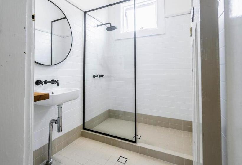 带共用浴室的标准房间, The Oriental