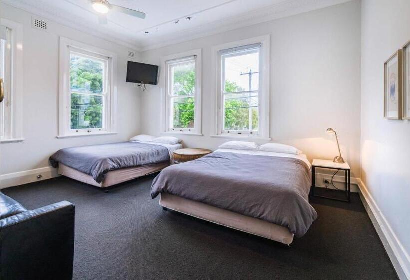 家庭房间共用浴室, The Oriental