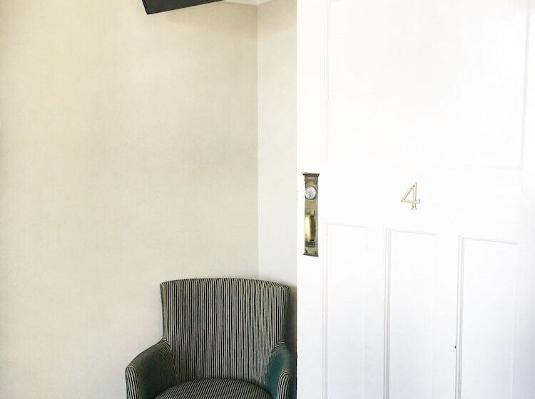 带共用浴室的标准房间, The Oriental