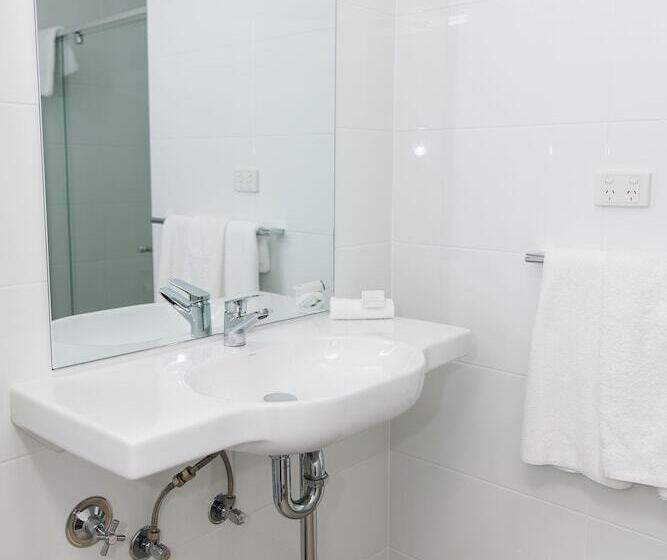 Семейный Номер, Lakeview Hotel Motel