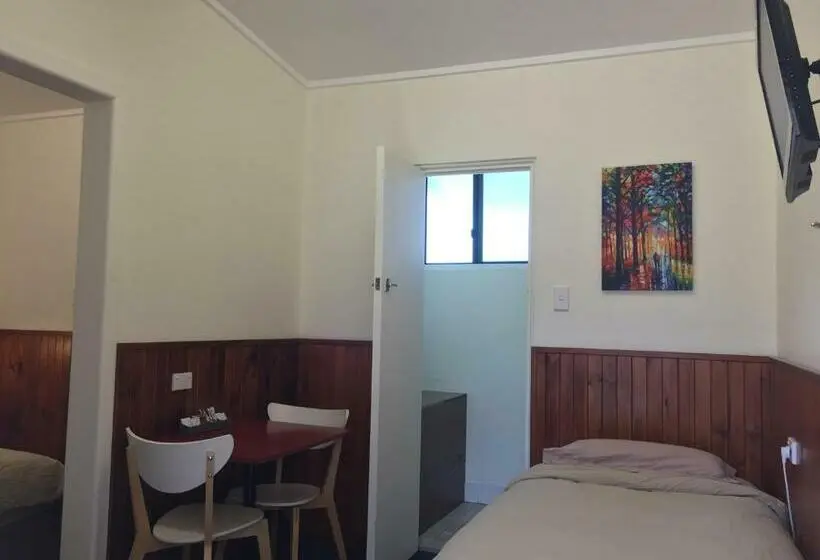 スタンダードトリプルルーム, Lithgow Valley Motel