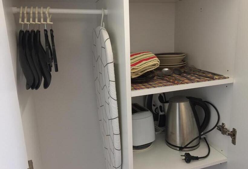 חדר סטנדרט לשלושה, Lithgow Valley Motel