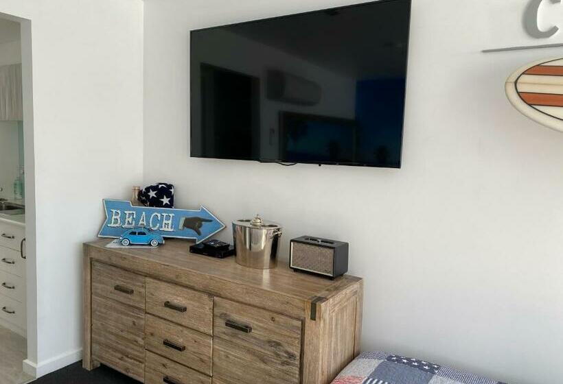 스탠다드 스튜디오 바다 전망, Lorne World