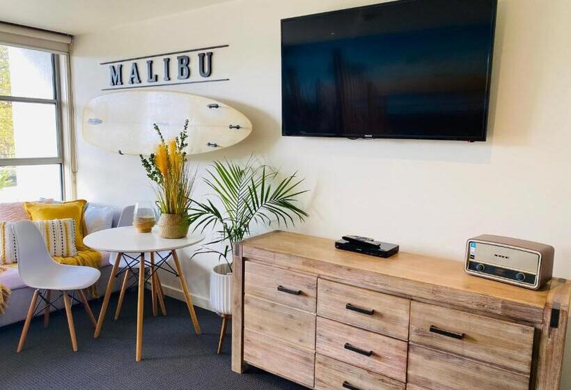 스탠다드 스튜디오, Lorne World