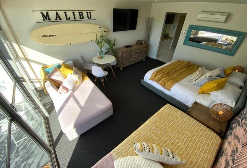 스탠다드 스튜디오, Lorne World