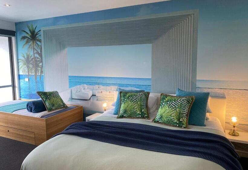 스탠다드 발코니 스튜디오, Lorne World