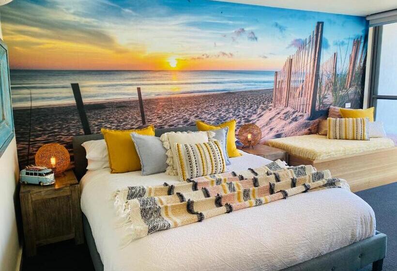 스탠다드 스튜디오, Lorne World