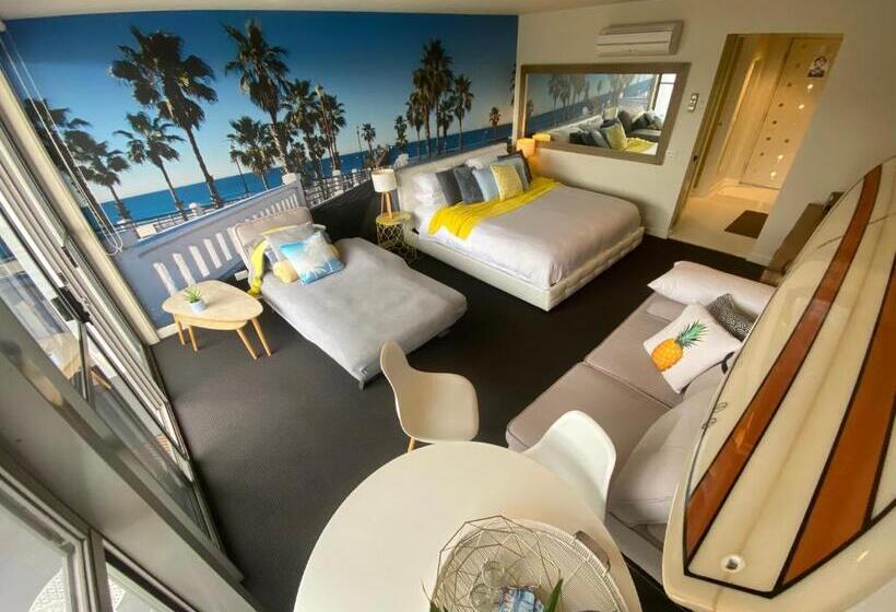 스탠다드 스튜디오, Lorne World