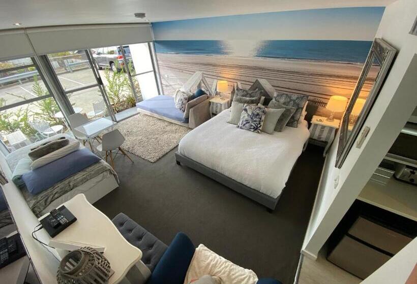 스탠다드 스튜디오, Lorne World