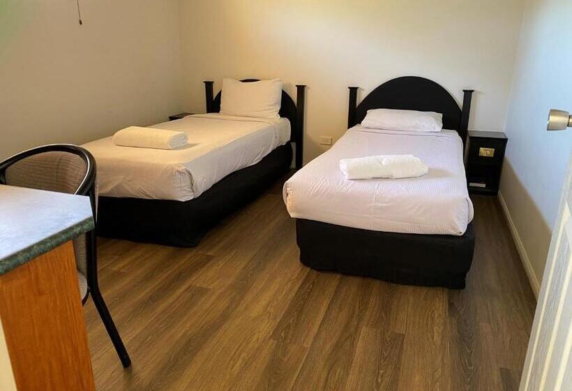 패밀리 룸, Emerald Explorers Inn