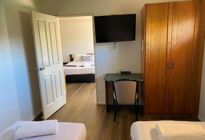 اتاق خانوادگی, Emerald Explorers Inn