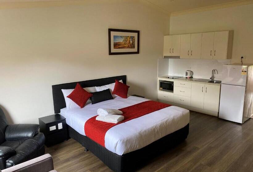 이그제큐티브 스위트, Emerald Explorers Inn