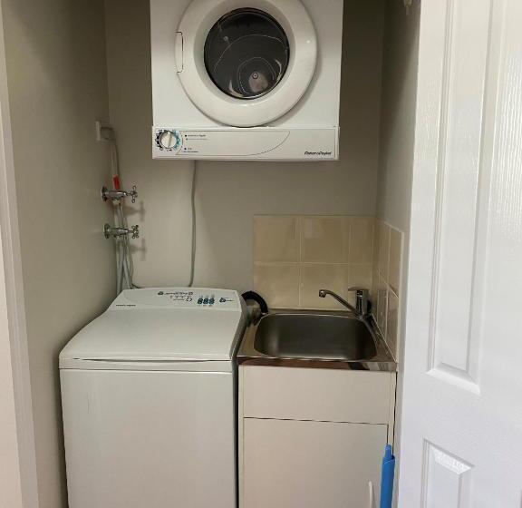 آپارتمان 1 خوابه, Emerald Explorers Inn