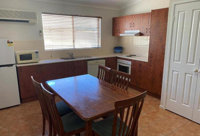 آپارتمان 1 خوابه, Emerald Explorers Inn