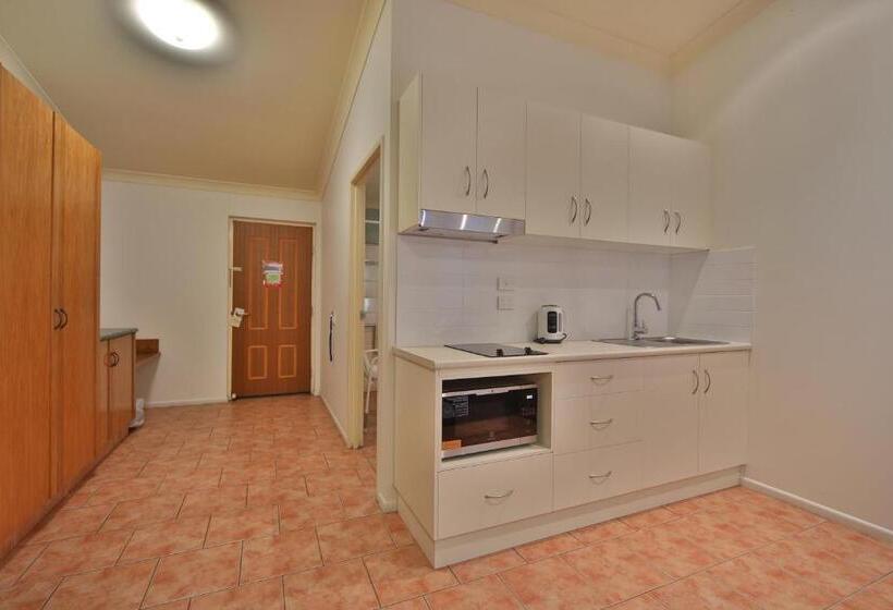 اتاق استاندارد برای معلولان, Emerald Explorers Inn