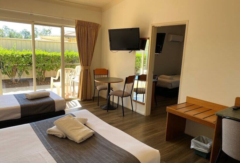 غرفة عائلية, Emerald Explorers Inn